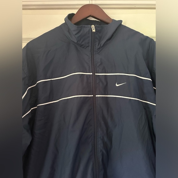 Vintage Nike Men's Size XL Navy Lightweight Windbreaker Jacket Full Zip - Picture 3 of 6